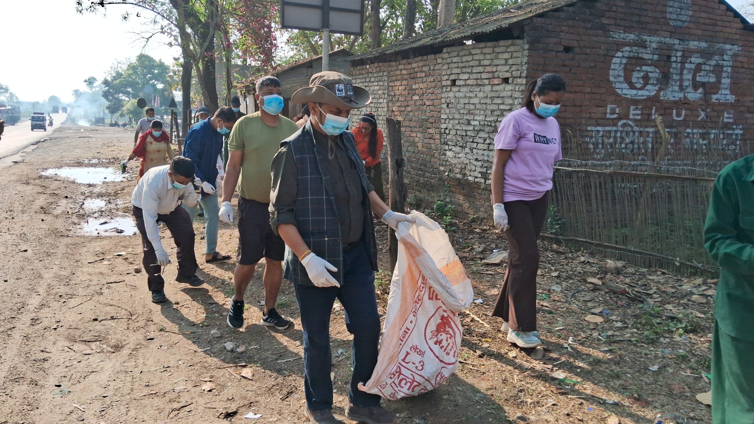 ३०औं वन्यजन्तु सप्ताह : टिकौलीमा राजमार्ग सरसफाई